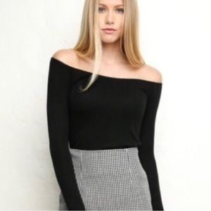 Brandy Melville off the shoulder long sleeve black top